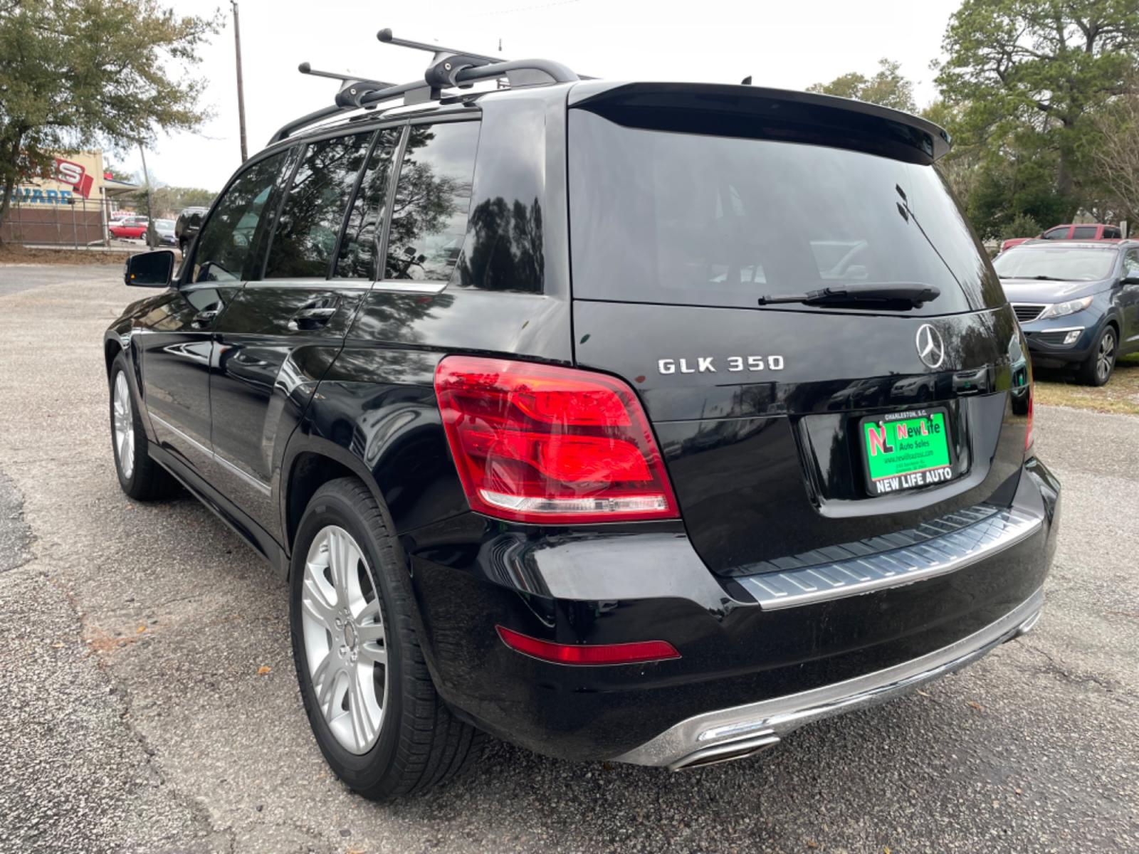 2015 BLACK MERCEDES-BENZ GLK 350 (WDCGG5HBXFG) with an 3.5L engine, Automatic transmission, located at 5103 Dorchester Rd., Charleston, SC, 29418-5607, (843) 767-1122, 36.245171, -115.228050 - Luxury Interior with CD/AUX/Sat/Bluetooth, Navigation, Backup Camera, Power liftgate, Double Sunroof, Dual Climate Control, Power Everything (windows, locks, seats, mirrors), Heated/Memory Seating, Power Liftgate, Keyless Entry, Alloy Wheels, Roof Rack. 145k miles Located at New Life Auto Sales! - Photo #4